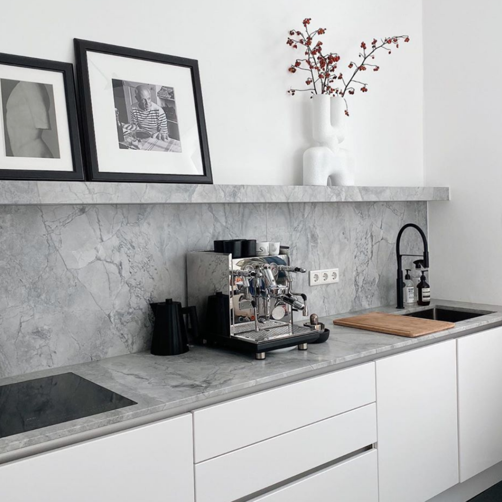 Cobra - Double White: Playful 1960s-Inspired Design for Modern Spaces