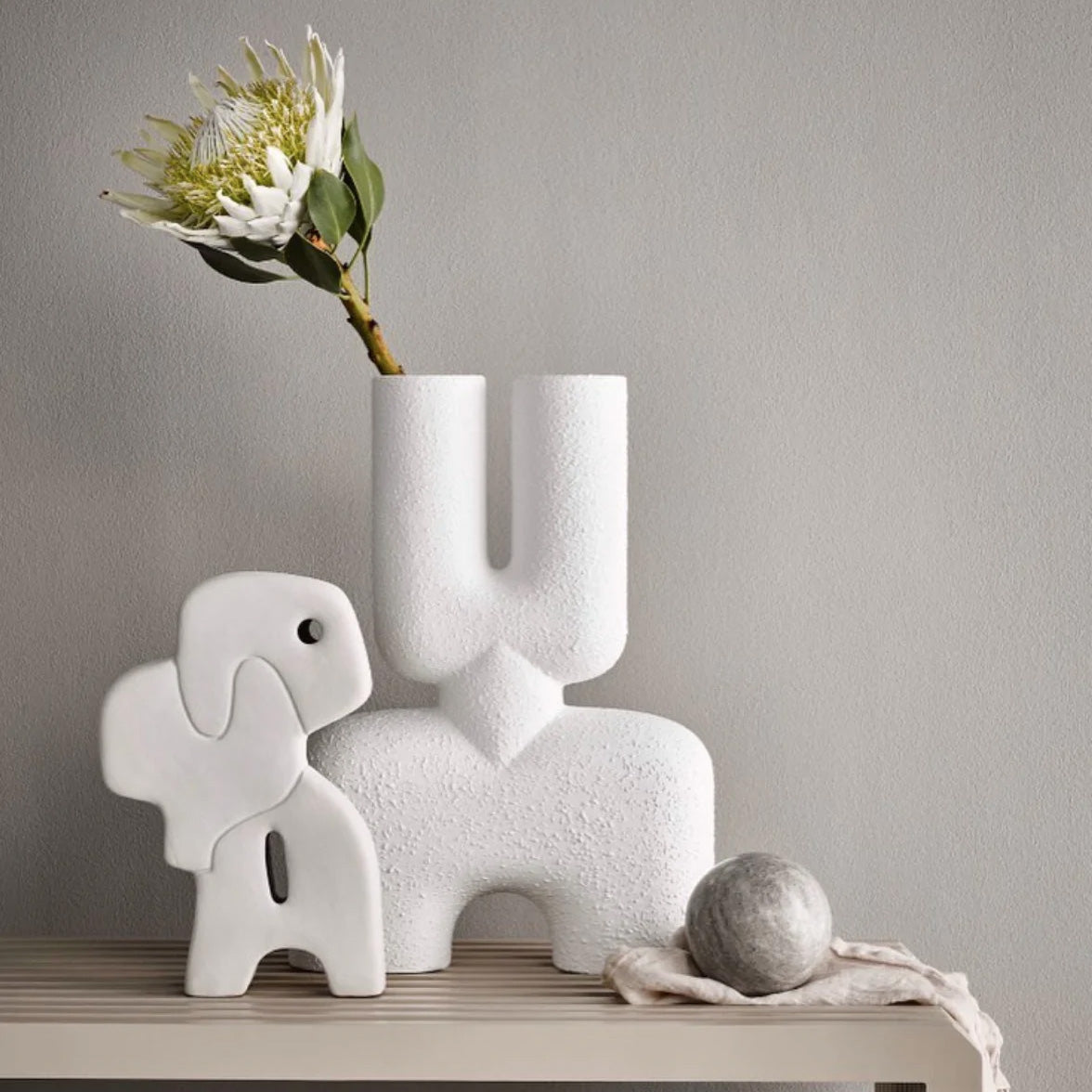 Cobra - Double White: Playful 1960s-Inspired Design for Modern Spaces