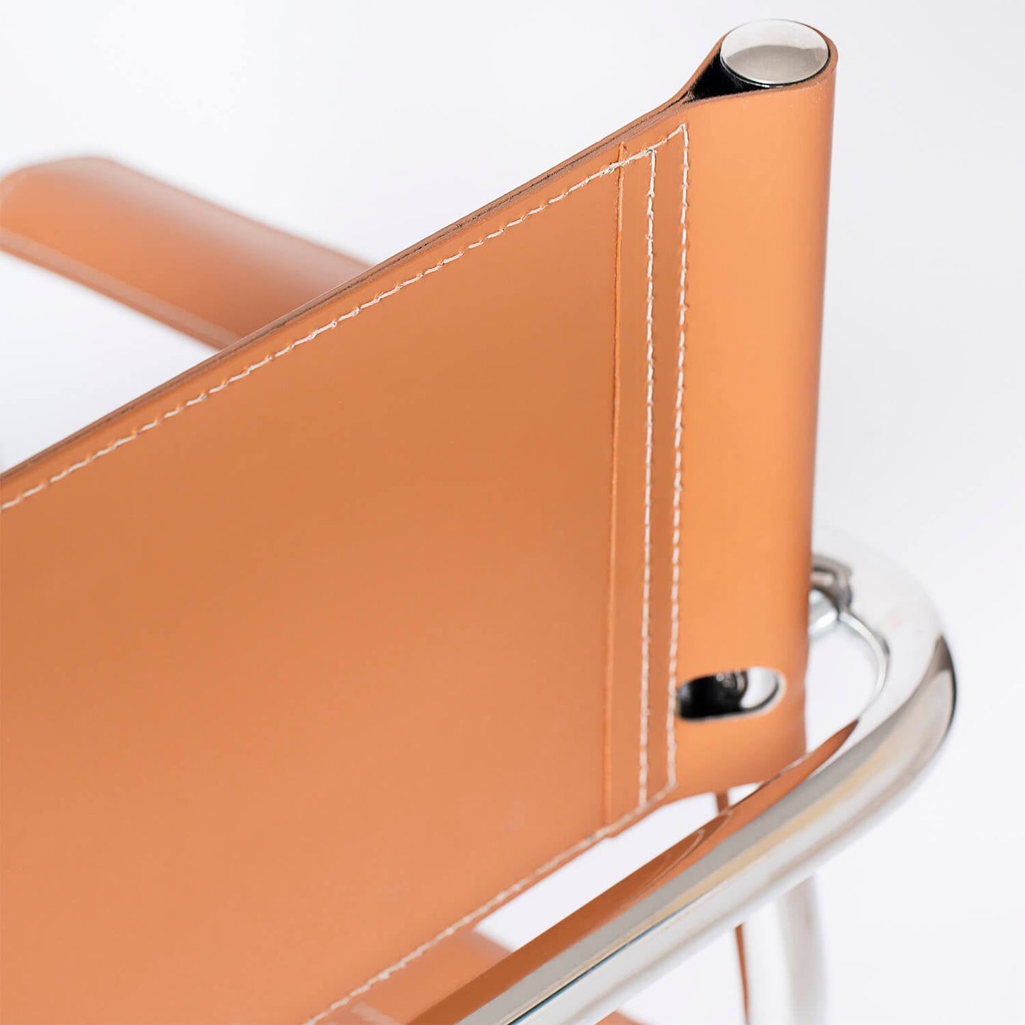Stam Leather Armchair – Elegant and Versatile Seating for Your Home
