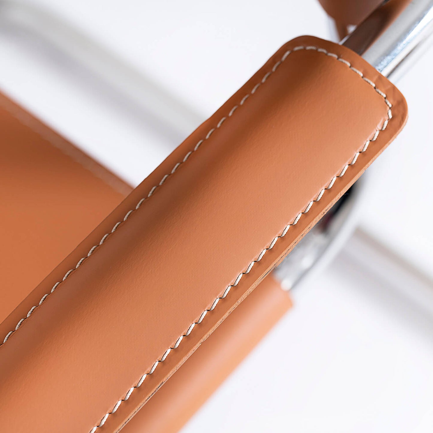 Stam Leather Armchair – Elegant and Versatile Seating for Your Home