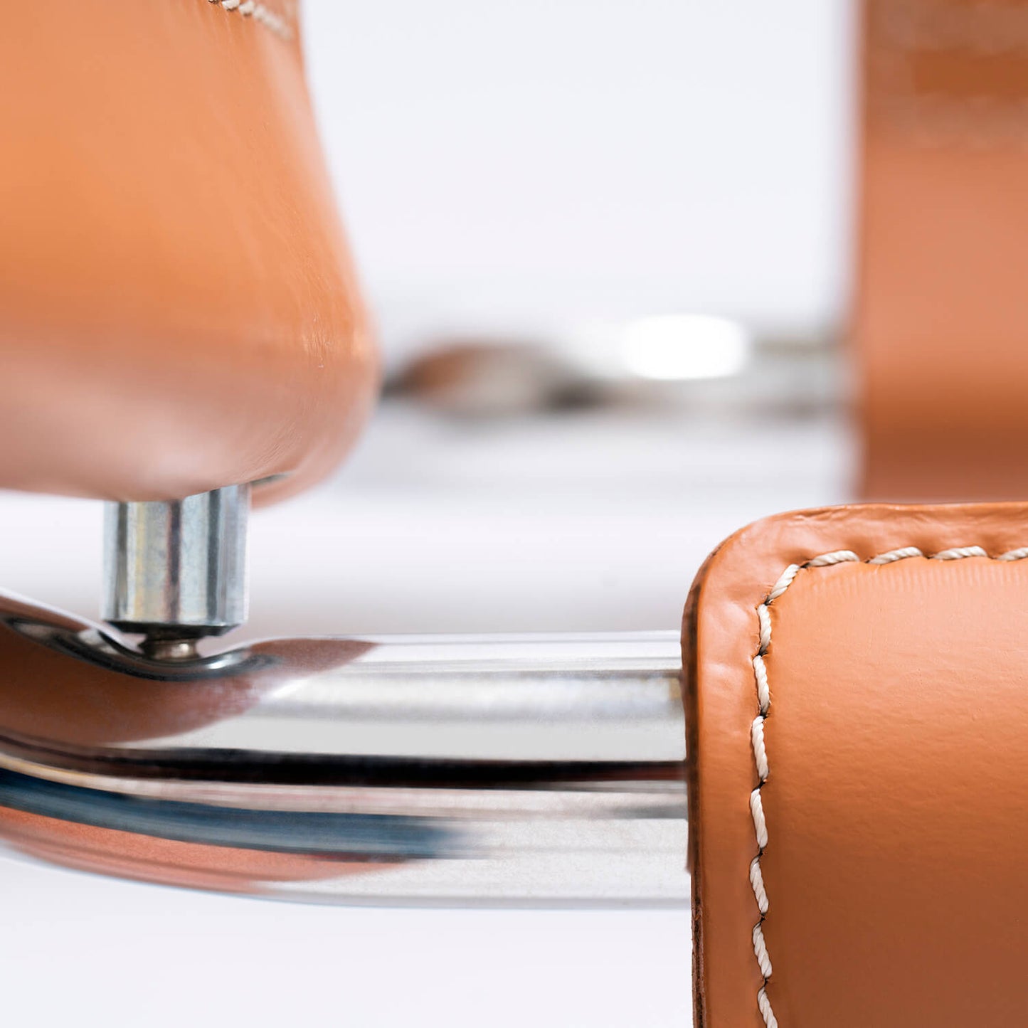 Stam Leather Armchair – Elegant and Versatile Seating for Your Home