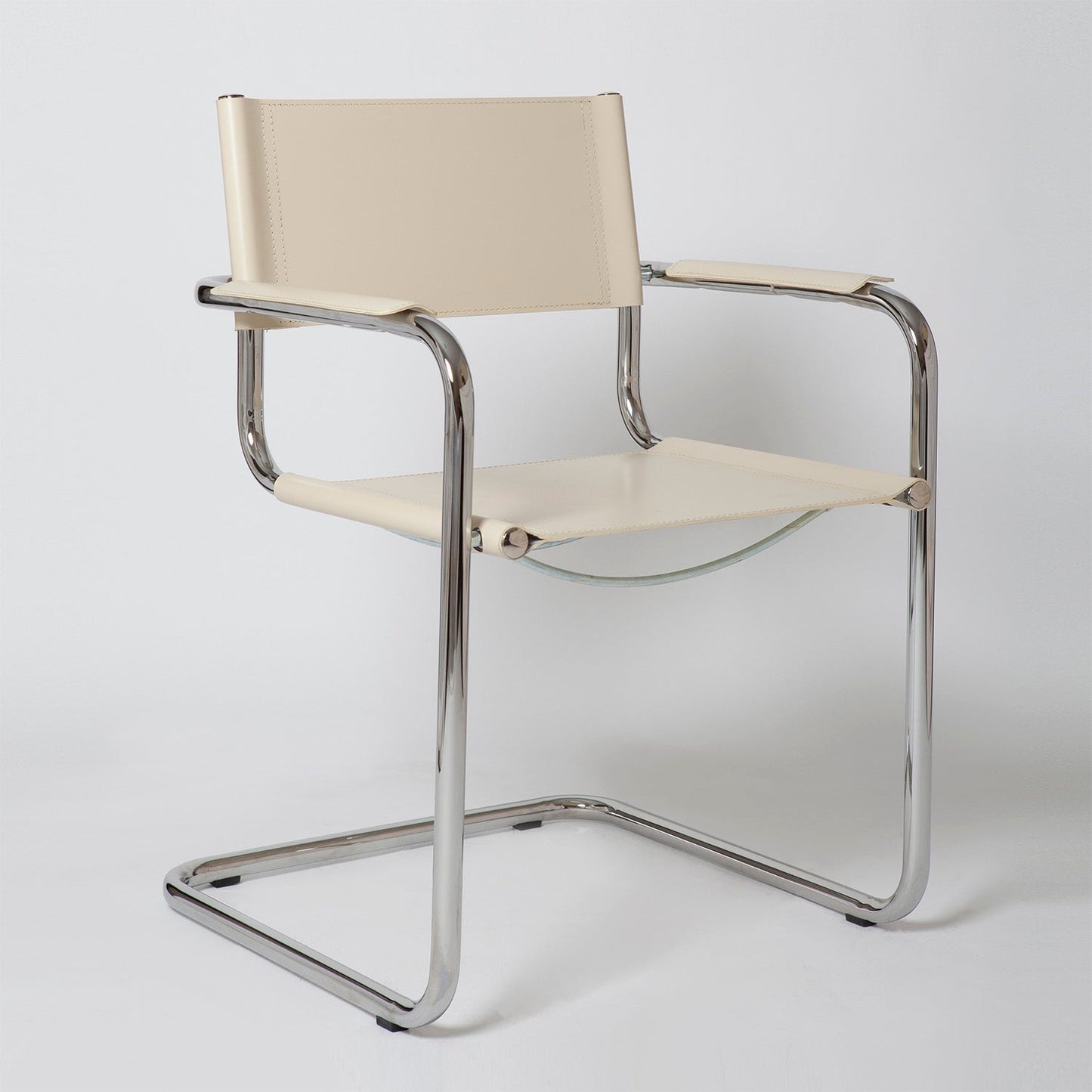 Stam Leather Armchair – Elegant and Versatile Seating for Your Home