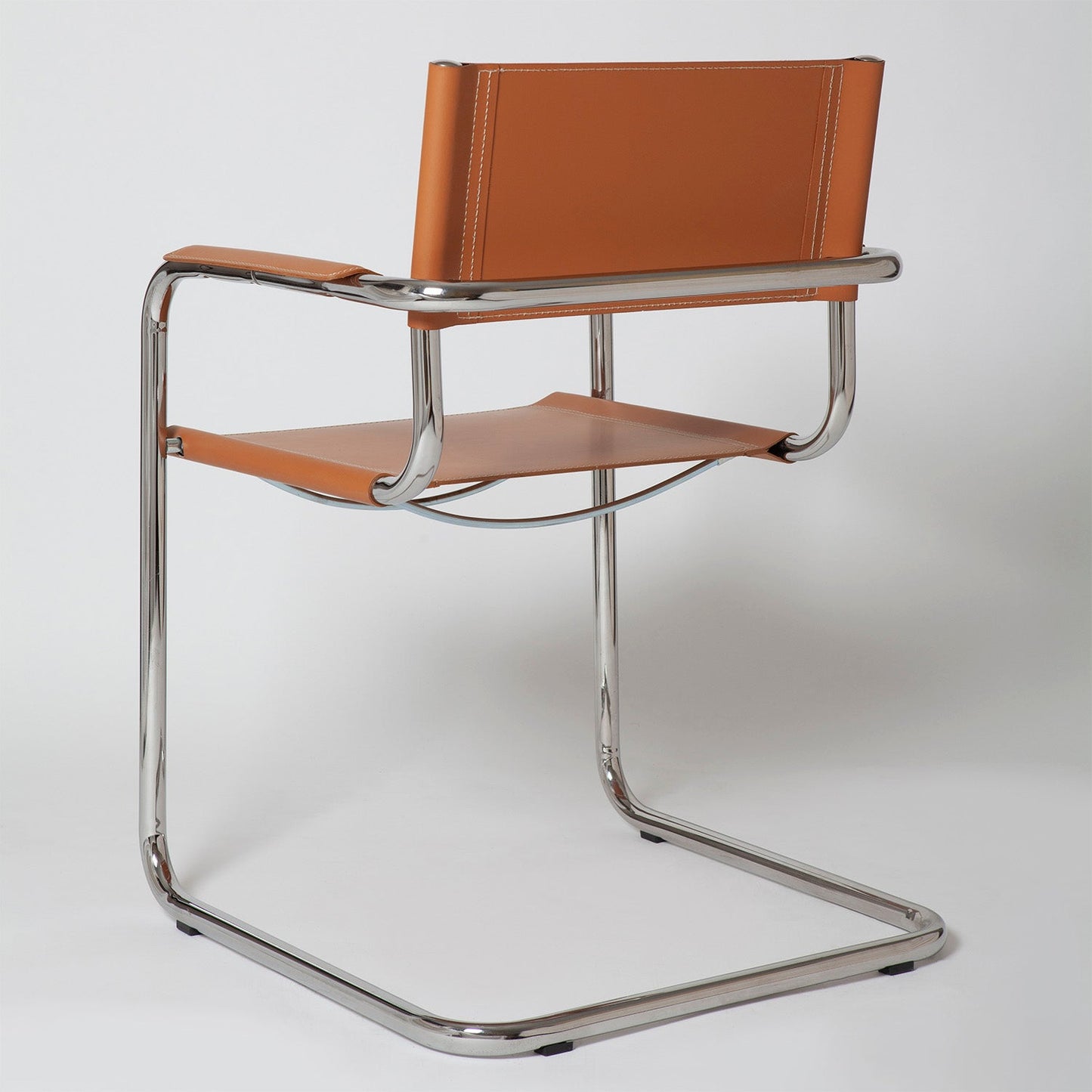 Stam Leather Armchair – Elegant and Versatile Seating for Your Home