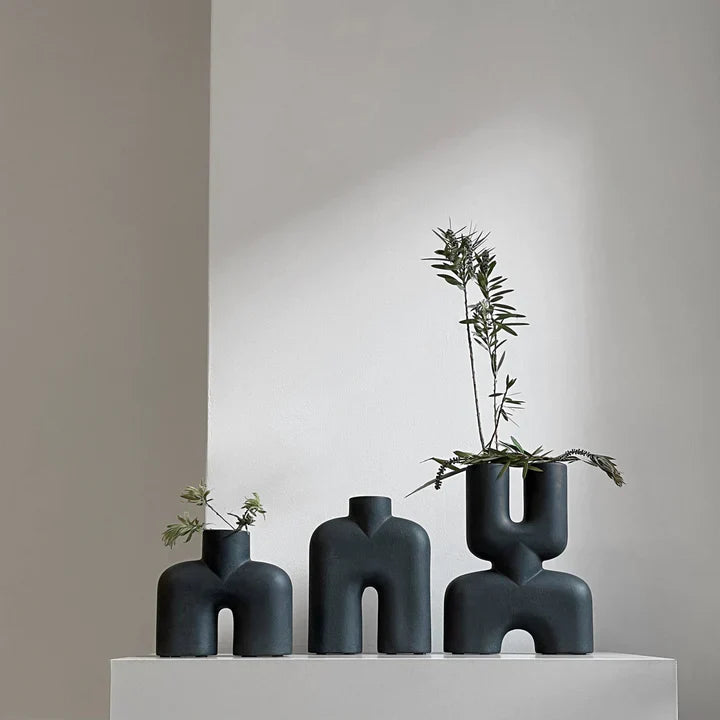 Cobra-Tall Mini: Playful 1960s-Inspired Design for Compact Spaces