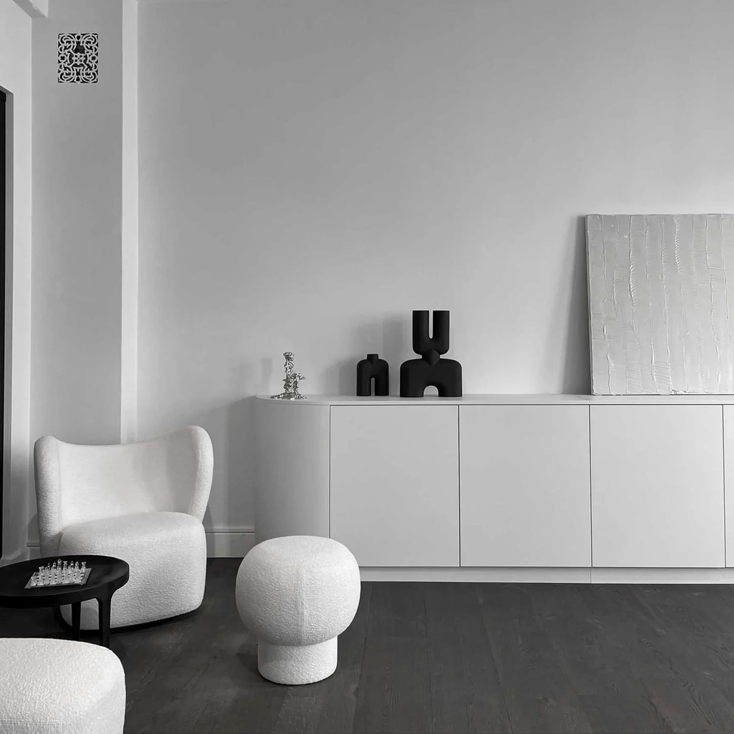 Cobra-Tall Mini: Playful 1960s-Inspired Design for Compact Spaces