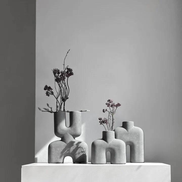 Cobra-Tall Mini: Playful 1960s-Inspired Design for Compact Spaces