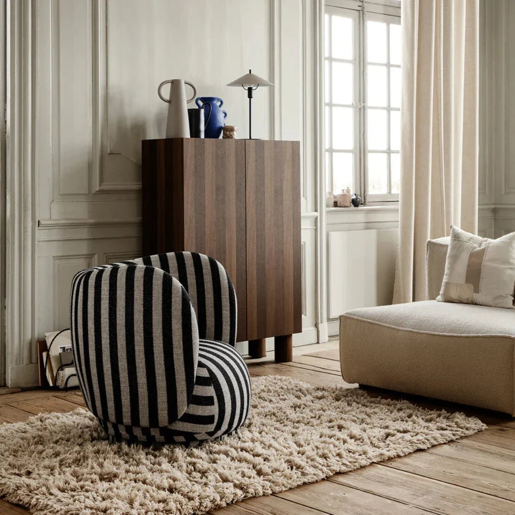 Rico Lounge Curved Chair – Elegant and Ergonomic Seating for Modern Spaces