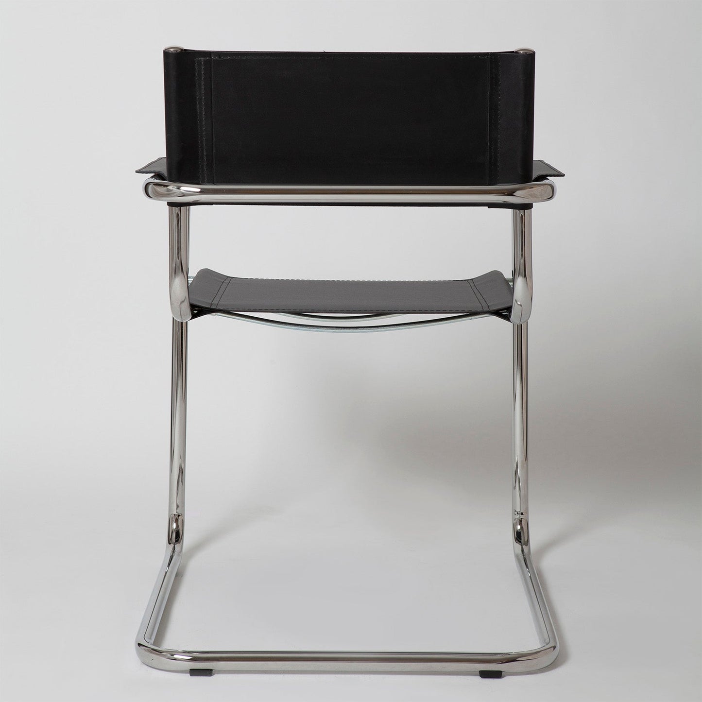 Stam Leather Armchair – Elegant and Versatile Seating for Your Home
